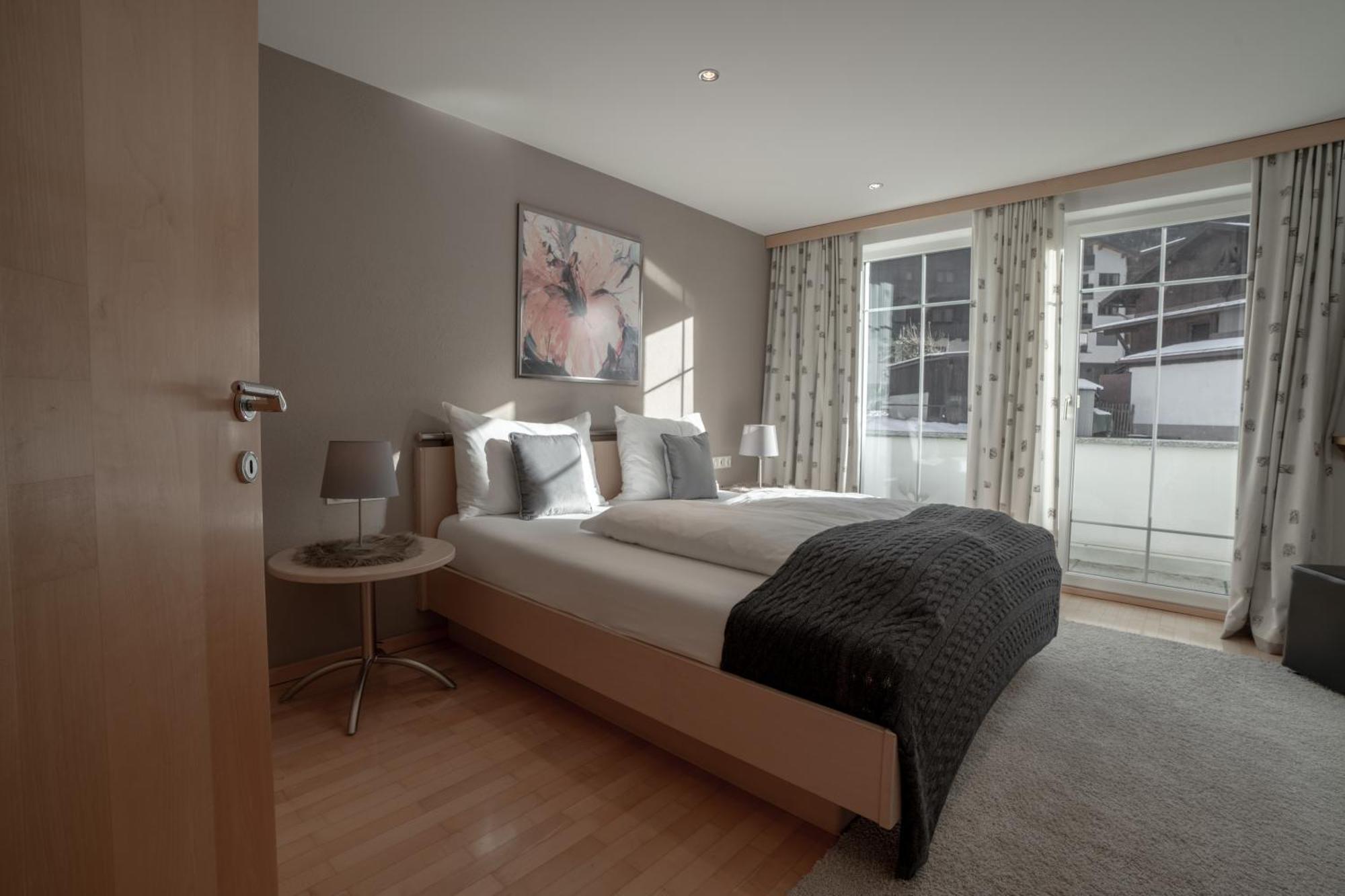 Petit Madlein Bed & Breakfast Ишгъл Екстериор снимка
