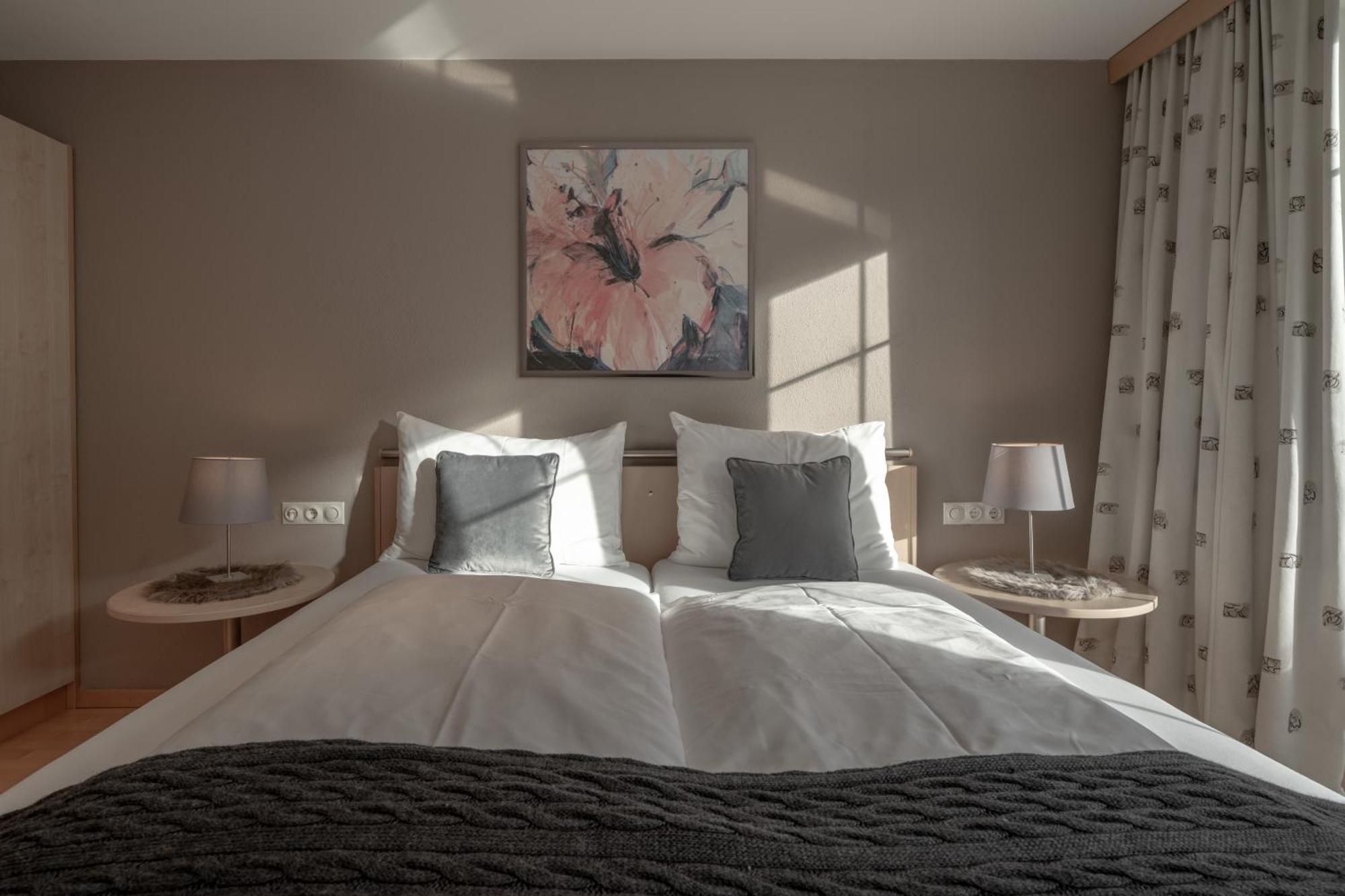 Petit Madlein Bed & Breakfast Ишгъл Екстериор снимка