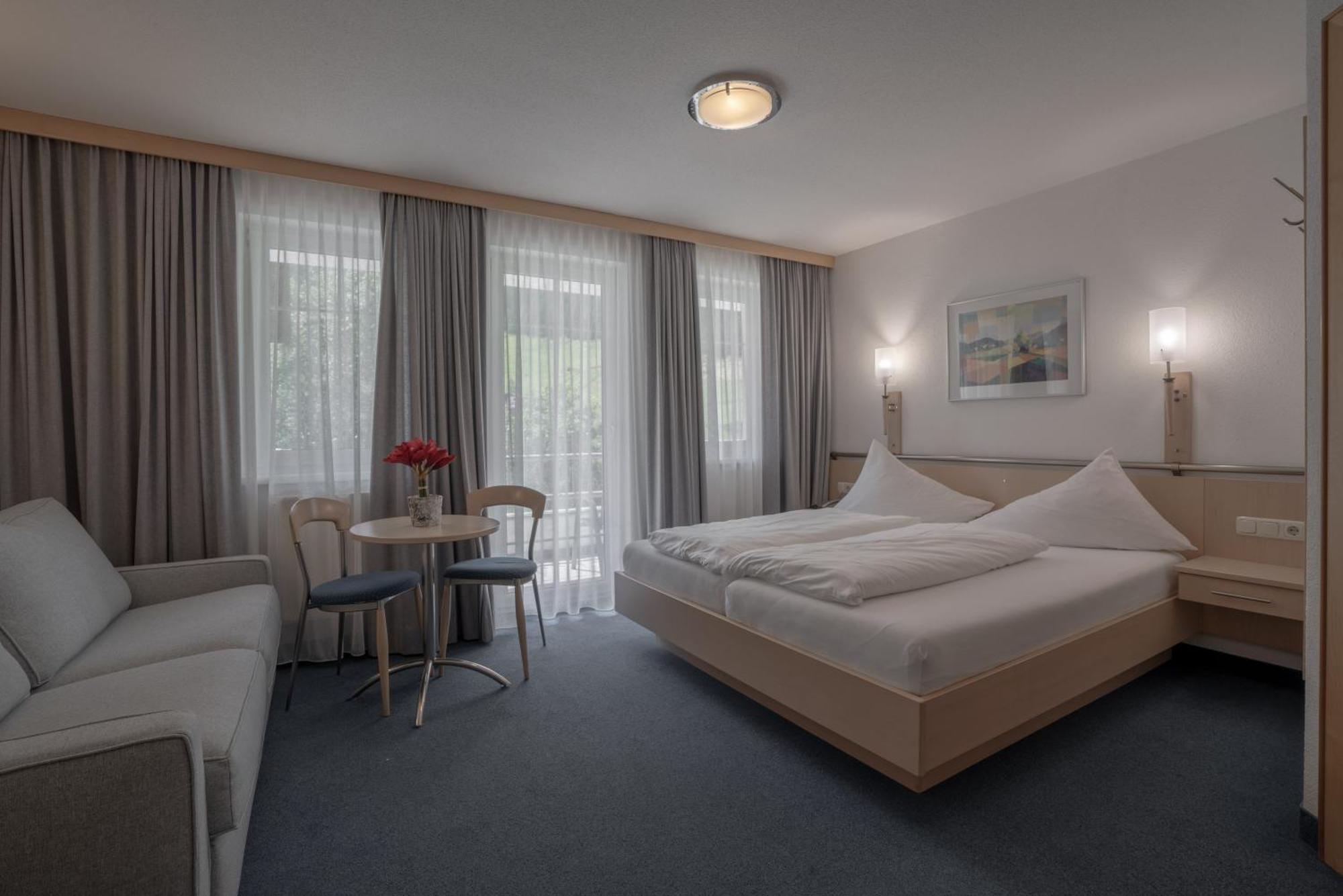 Petit Madlein Bed & Breakfast Ишгъл Екстериор снимка